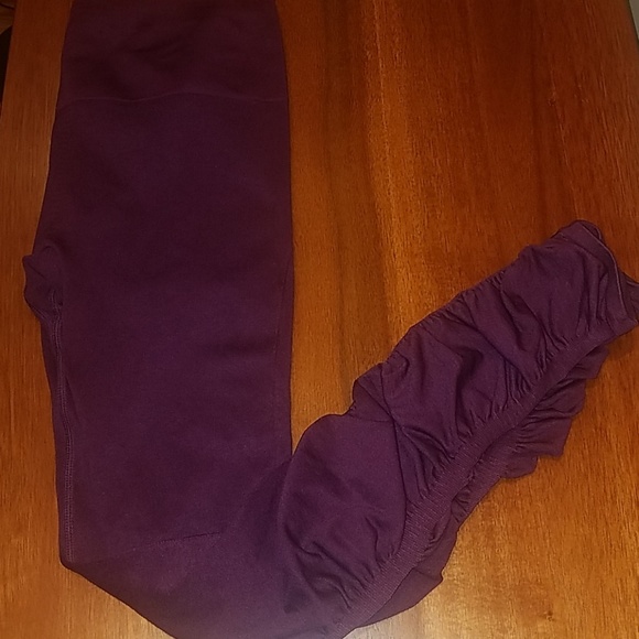 fabletics scrunch leggings